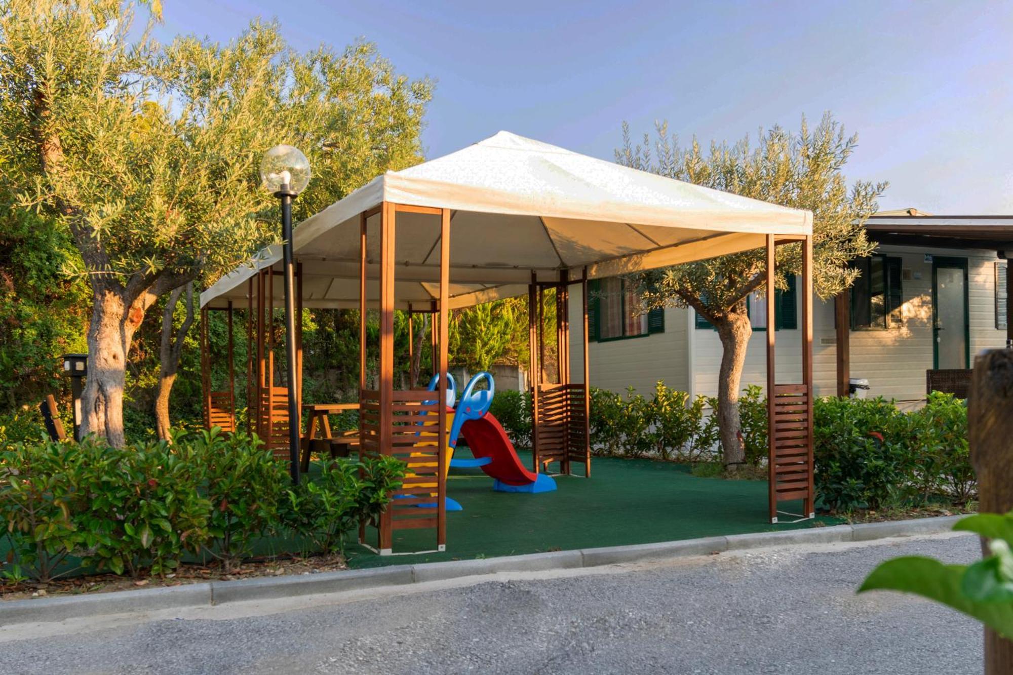 Camping Castello เนโอสมาร์มาราส ภายนอก รูปภาพ